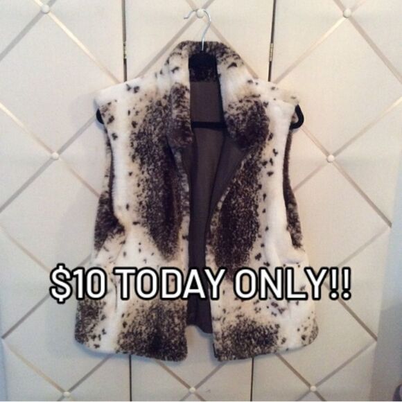 Super Cute Faux Fur and Nylon Reversible Vest! - Picture 1 of 7